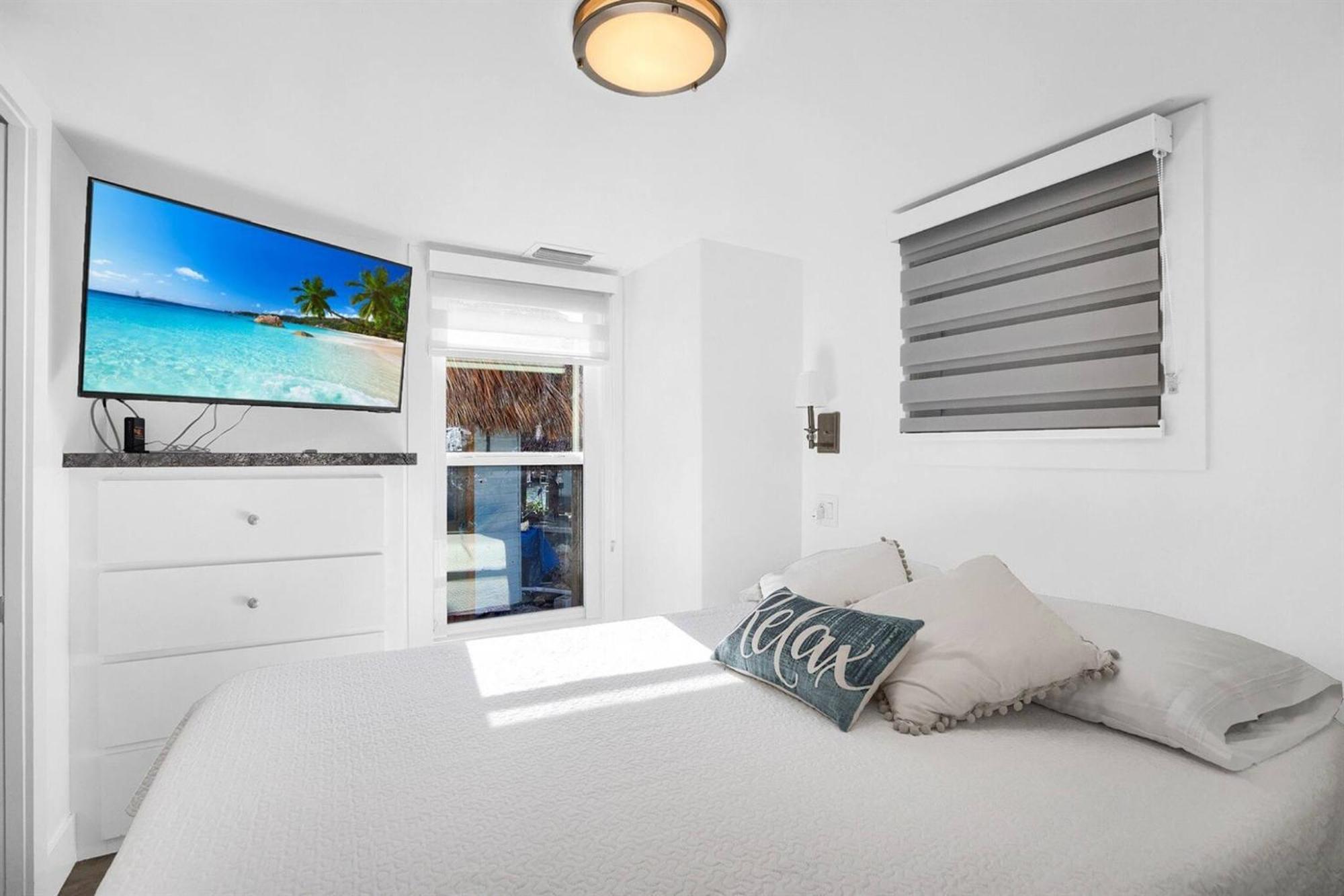 Tiny Home On Waterfront, Bay Views, Deck, Pool Jewfish Chambre photo
