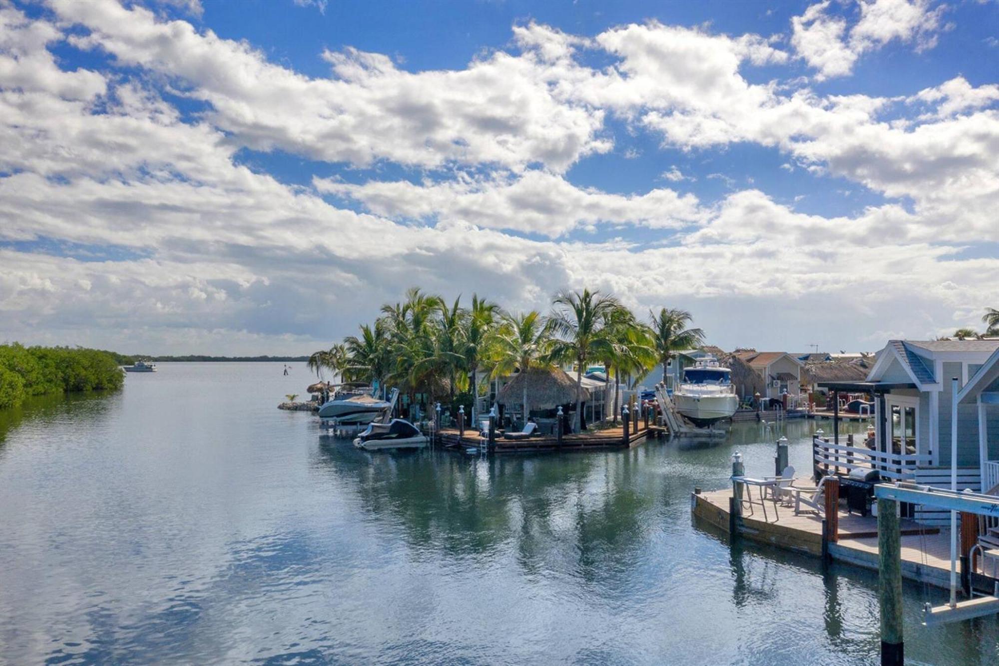 Tiny Home On Waterfront, Bay Views, Deck, Pool Jewfish Chambre photo