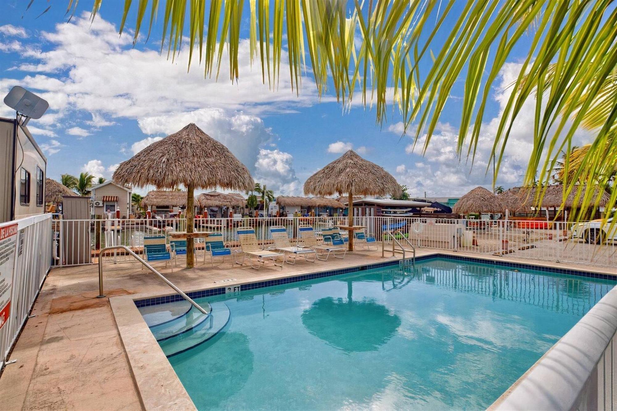 Tiny Home On Waterfront, Bay Views, Deck, Pool Jewfish Chambre photo